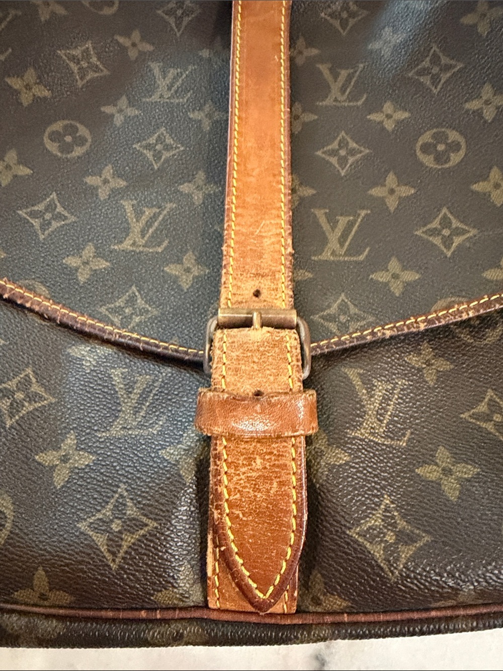 Louis Vuitton Monogram Canvas Messenger Bag - Picture 6 of 17